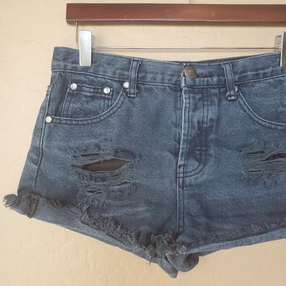 Tobi Distressed Frayed Cut Off Denim Shorts - Picture 3 of 9